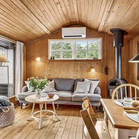 2 Bedroom Gorgeous In Hébergement de vacances Vig