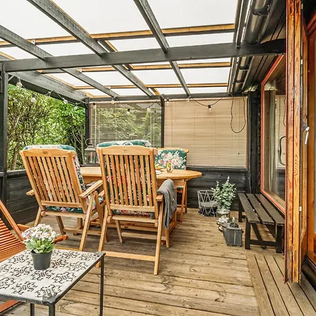 2 Bedroom Gorgeous In *